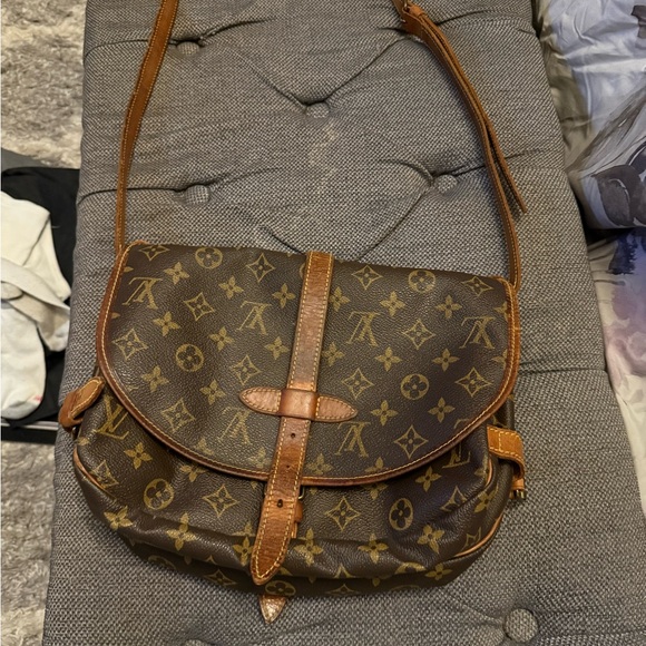 vintage Louis Vuitton SAUMUR 30 MONOGRAM - Picture 2 of 16